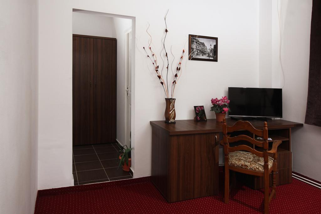 Pensiunea Floare De Colt Otel Băile Herculane Dış mekan fotoğraf